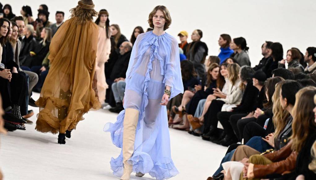 Kamali vuelve a las “raíces” de Chloé para su primera colección