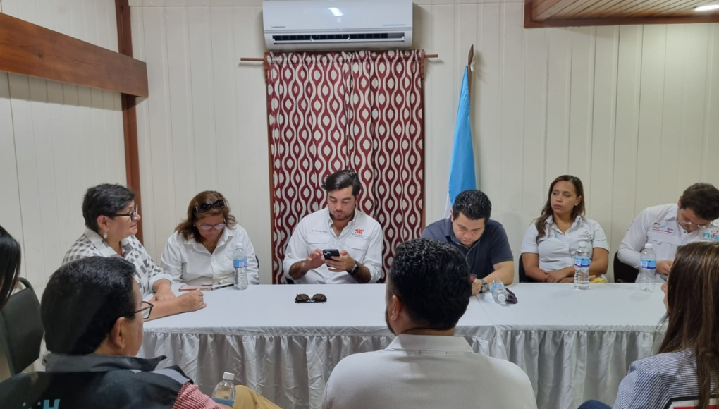 Lo que se sabe de la construcción de hospital híbrido tras incendio en Roatán