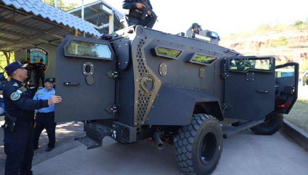 Con millonario pago a empresas intermediarias: así fue la compra directa de las 10 Black Mamba