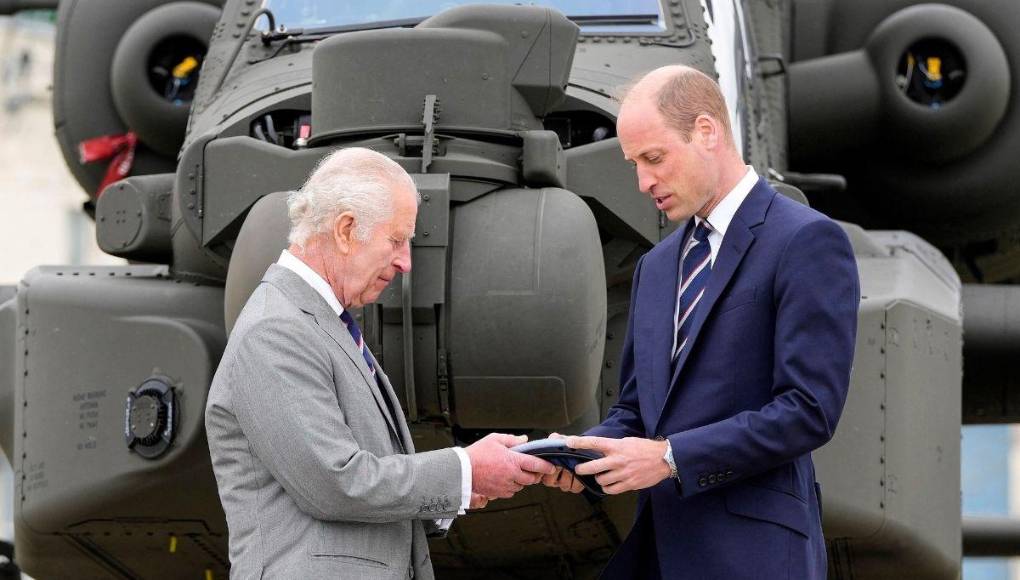 El Rey Carlos III entrega a William un cargo militar prometido a Harry