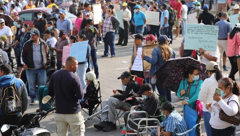 Caos vehicular, desmayados y vía bloqueada: las imágenes que dejó la protesta en la CA-5