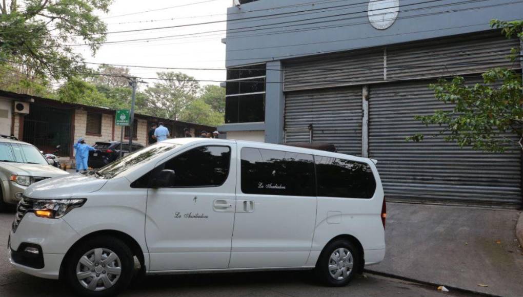 Retiran cuerpo de empresario Alan Flores, fallecido en accidente aéreo