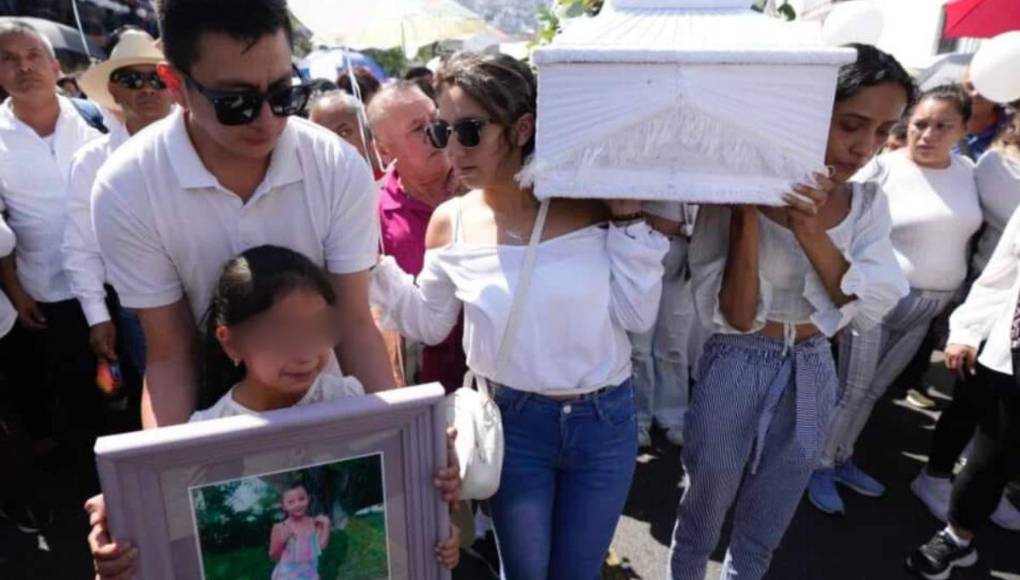 “Ayúdame a encontrar la tranquilidad”: Madre de Camila, niña asesinada en México durante entierro