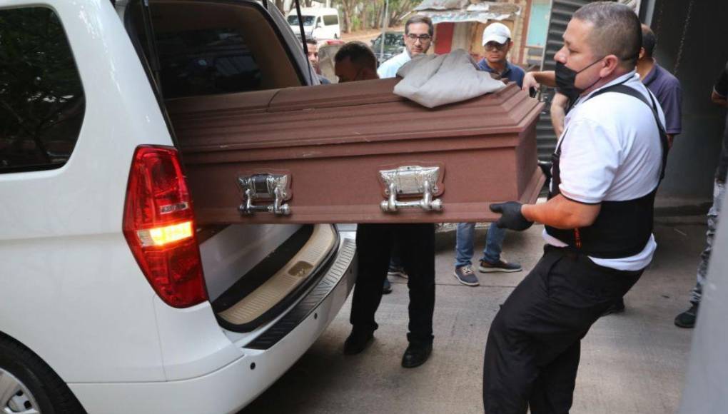 Retiran cuerpo de empresario Alan Flores, fallecido en accidente aéreo