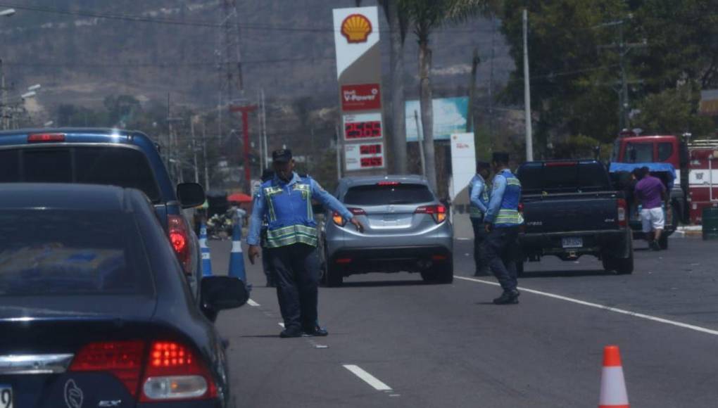 Abarrotadas de veraneantes las salidas de la capital por Semana Santa