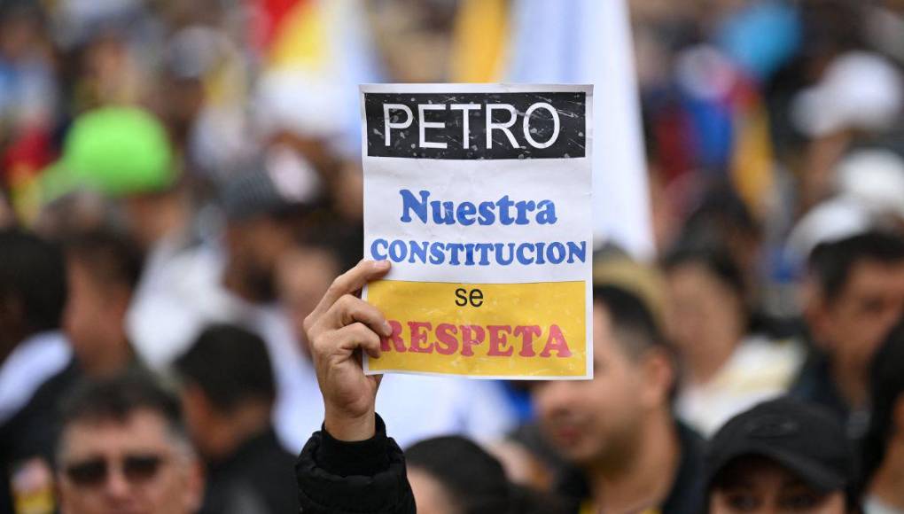 Protesta en Colombia: Más de 500 mil personas marchan contra Gustavo Petro