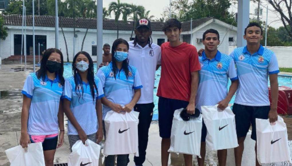 Alberth Elis: más que un futbolista, un héroe de la niñez en Honduras
