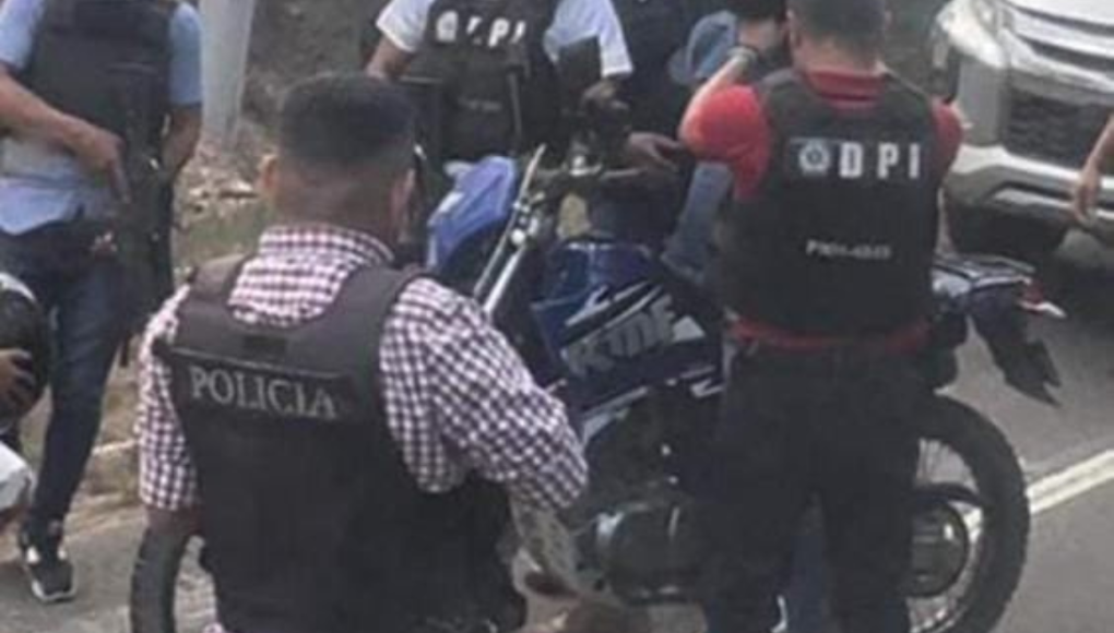 Por su chaqueta y casco logran identificar a sospechoso de matar a joven en gasolinera en Olancho