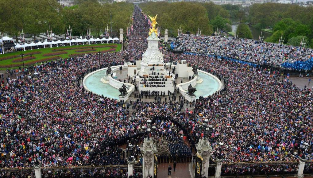 Londres celebra coronación del rey Carlos III y la reina Camila