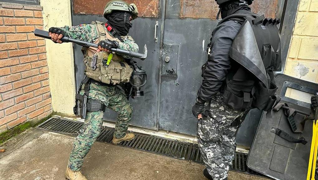 Al estilo de El Salvador, militares toman control de varias cárceles de Ecuador