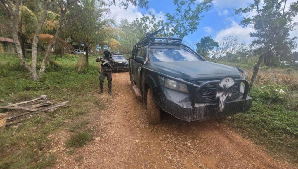 Armas, dólares y vehículos: los decomisos tras allanamientos a los Montes Bobadilla en Colón