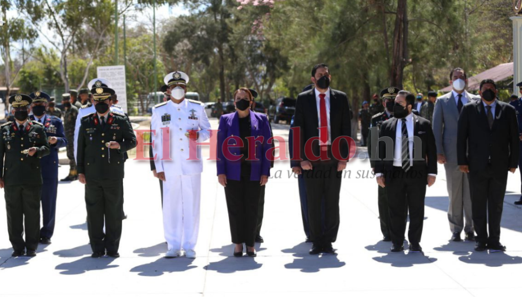 El histórico nombramiento de Xiomara Castro como comandante de las FF AA (FOTOS)
