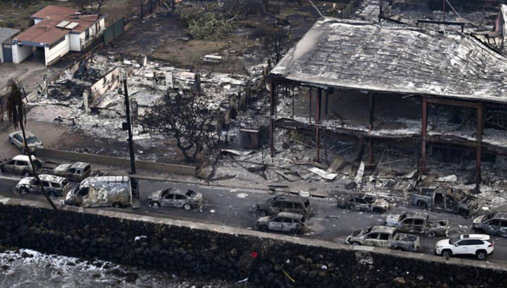 Al menos 55 muertos, familias sin hogar y llamas interminables: las imágenes del pavoroso incendio en Hawái