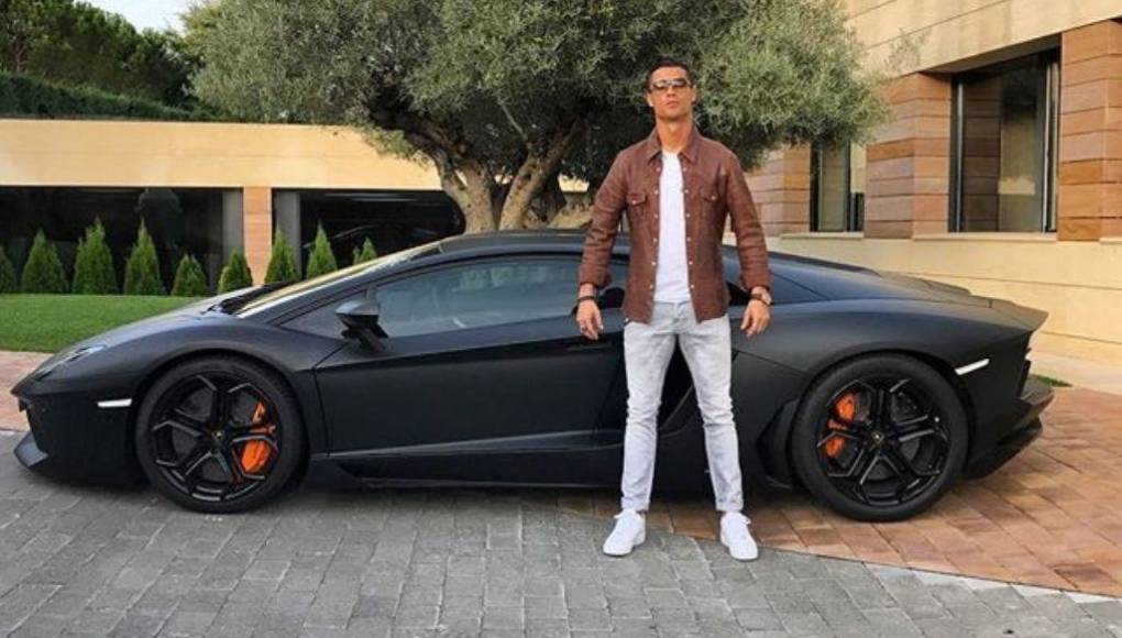Así es la impresionante y lujosa colección de autos de Cristiano Ronaldo