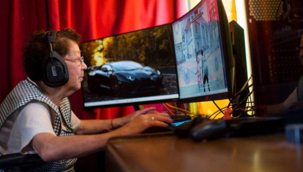 “Mami Nena”, gamer chilena de 81 años, experta en Free Fire