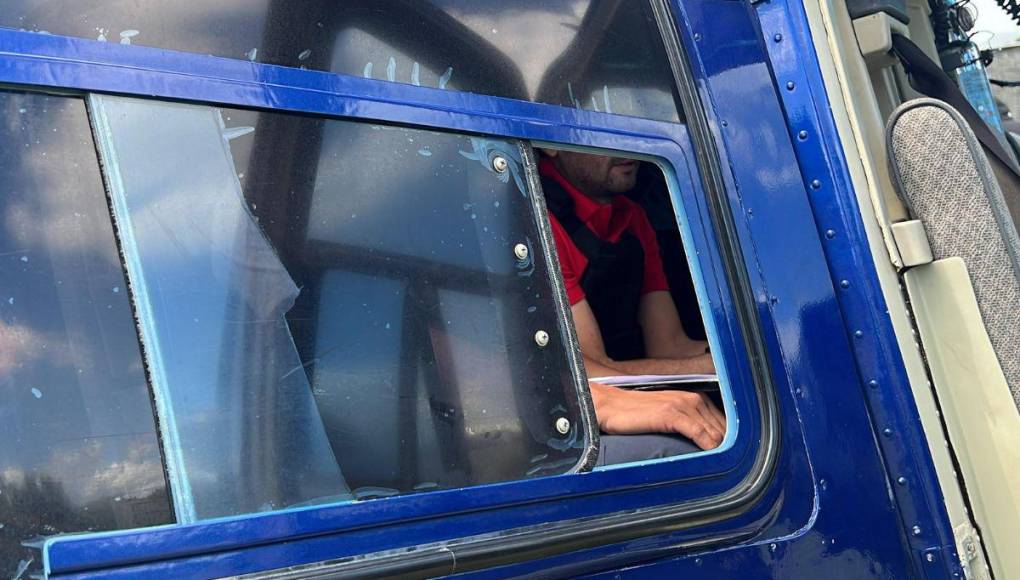 En helicóptero y haciendo señas llegó el extraditable Jorge Luis Aguilar