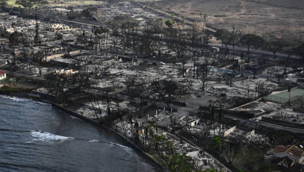 Al menos 55 muertos, familias sin hogar y llamas interminables: las imágenes del pavoroso incendio en Hawái