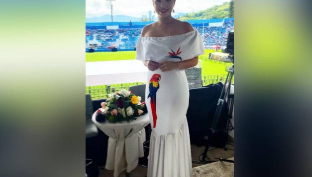 Elegancia, belleza y patriotismo: así lucieron las presentadoras hondureñas este 15 de septiembre