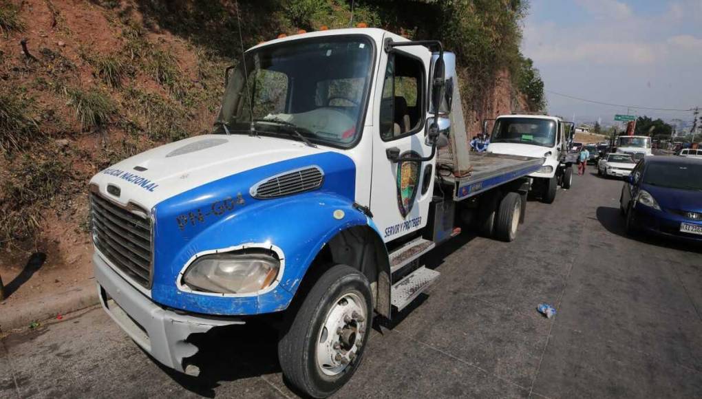 Inician decomiso de vehículos invasores en la salida a Danlí