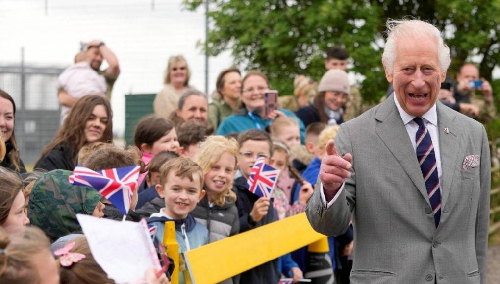 El Rey Carlos III entrega a William un cargo militar prometido a Harry