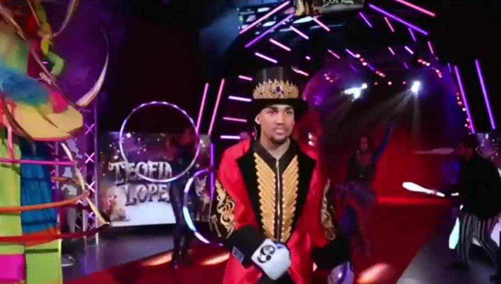 ¡Con show de circo! Así fue la entrada de Teófimo López previo a su pelea con Jamaine Ortiz
