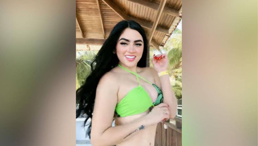 La tiktoker Roxana Somoza luce su impresionante figura en la playa