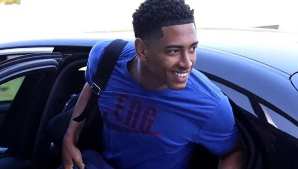 Bellingham se enamora de bella modelo holandesa