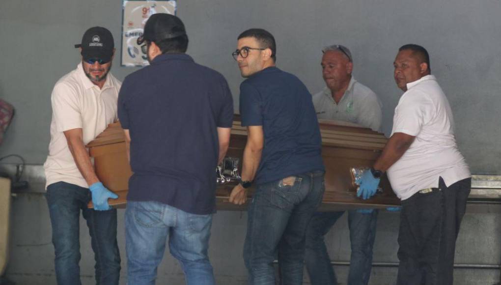 Drama y llanto en entrega de cuerpo de joven fallecido en accidente en anillo periférico