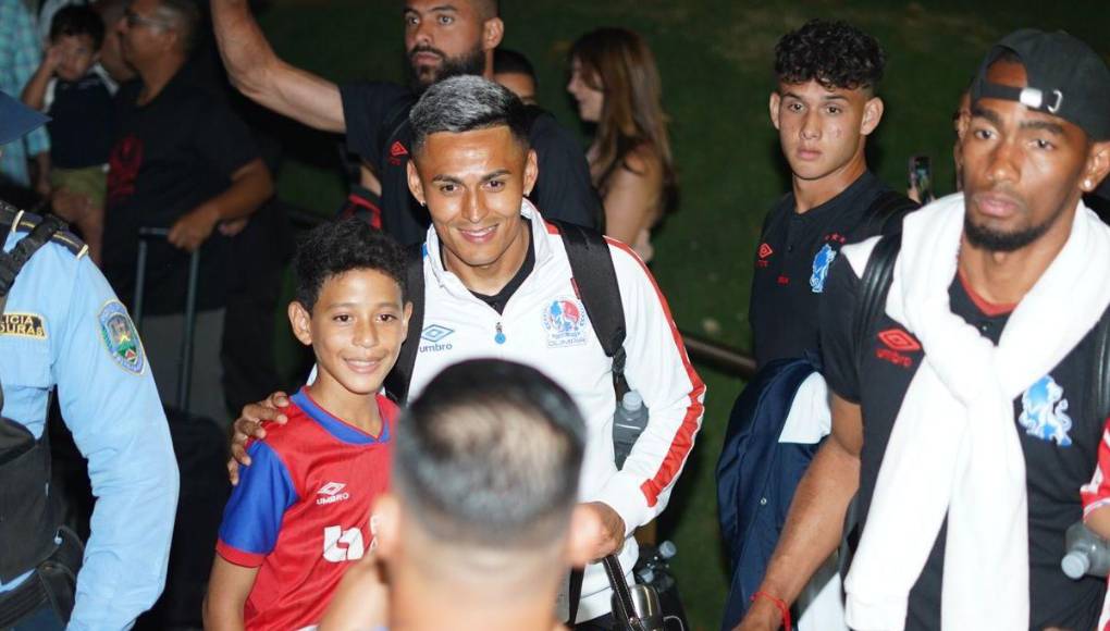 ¡Fiesta blanca en SPS! Así recibieron a Olimpia previo a la final contra Marathón