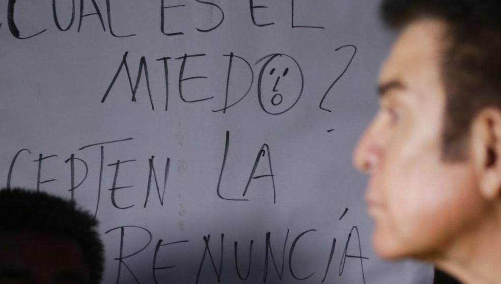 Así fue el ambiente en el CN: Nasralla exige aceptación de su renuncia