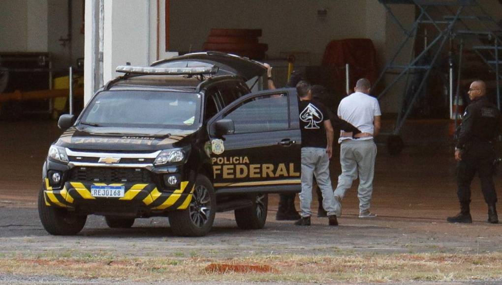 Tras discusión por celular, joven mata a sus padres en Brasil y convive con cadáveres