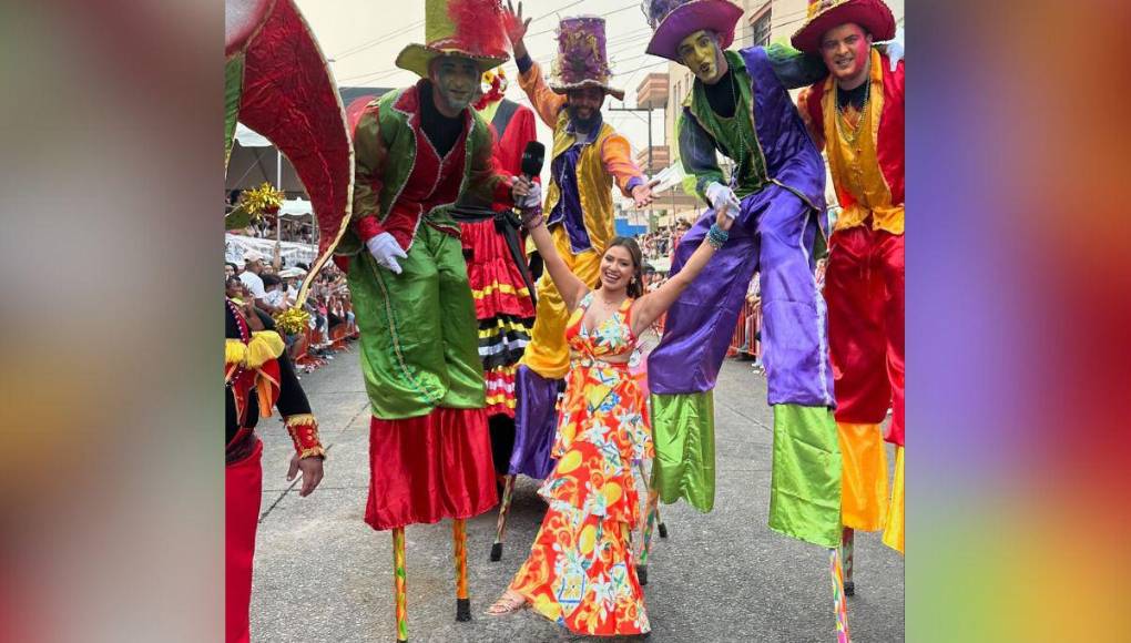 Alejandra Rubio se lesiona el pie en Carnaval de La Ceiba al esquivar un caballo