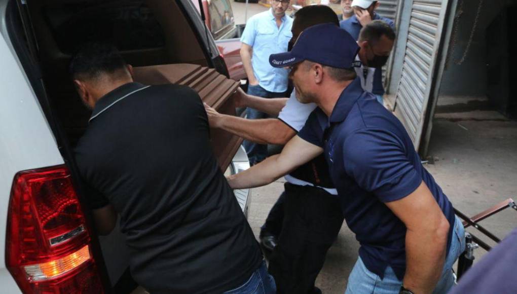 Retiran cuerpo de empresario Alan Flores, fallecido en accidente aéreo