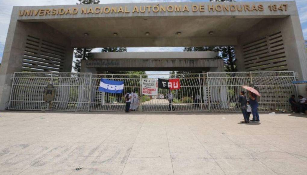 Lo que se sabe del despido de Julissa Villanueva y Ramón Barrios de la UNAH