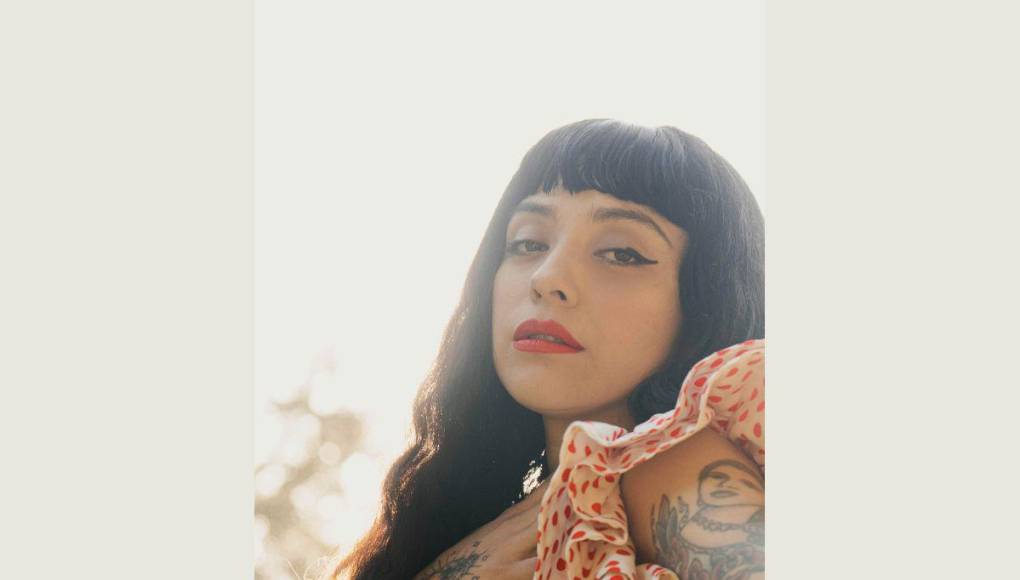 Mon Laferte: ¿Quién es la chilena que dará concierto en Honduras?