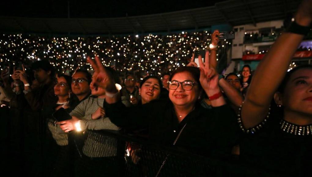 Así se vivió el romántico concierto de Luis Miguel en Tegucigalpa