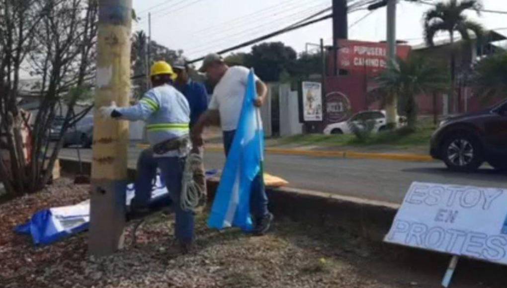 Exempleado de la ENEE se sube a un poste para denunciar su despido injustificado