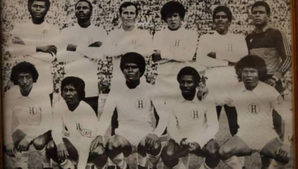 Evolución de los uniformes de la Selección de Honduras en eliminatorias mundialistas