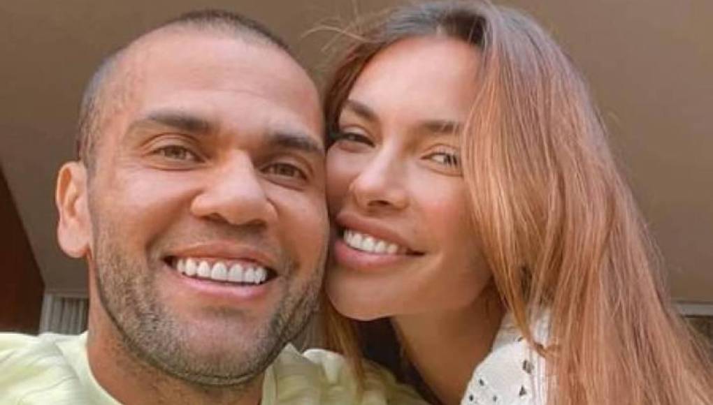 Dani Alves y Joana Sanz se ‘escapan’: este fue su destino y el precio que pagaron por el viaje