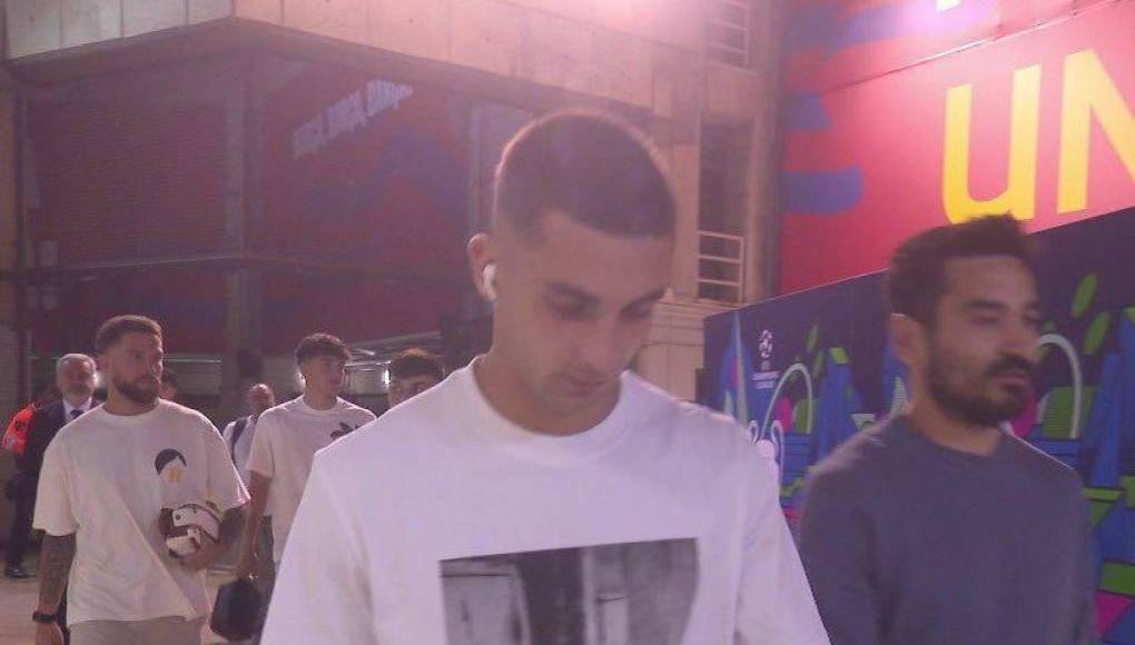 Atacan bus del Barcelona y ambiente hostil para Dembélé