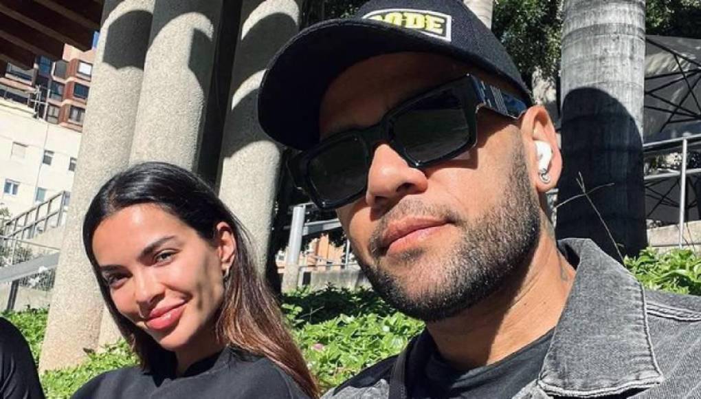 Dani Alves y Joana Sanz se ‘escapan’: este fue su destino y el precio que pagaron por el viaje