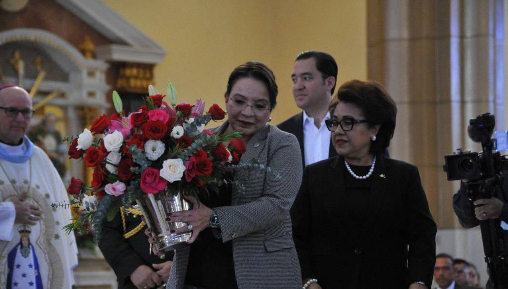 Políticos y fieles rinden tributo a la Virgen de Suyapa en solemne eucaristía por su 277 aniversario
