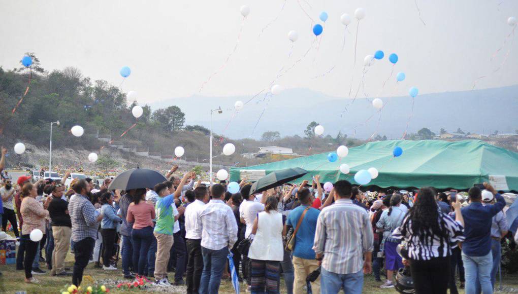 En medio de dolor y consternación, dan último adiós a hijo del exfutbolista Rubén Matamoros
