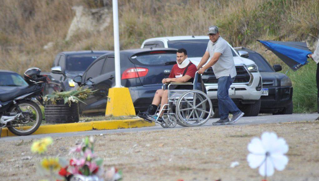 En medio de dolor y consternación, dan último adiós a hijo del exfutbolista Rubén Matamoros