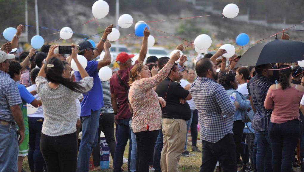 En medio de dolor y consternación, dan último adiós a hijo del exfutbolista Rubén Matamoros