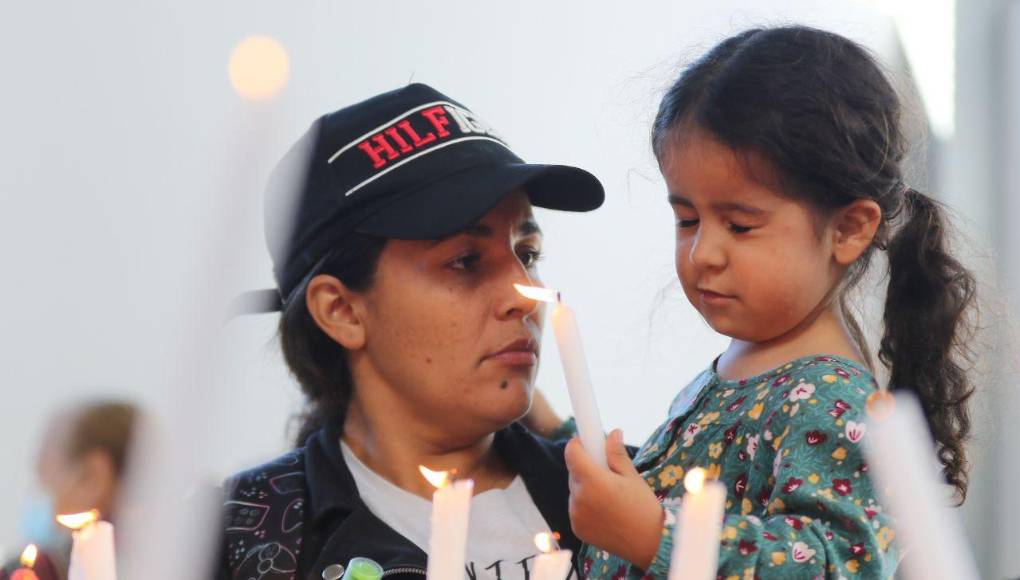 Feligreses se agolpan en la Basílica para honrar a la Virgen de Suyapa