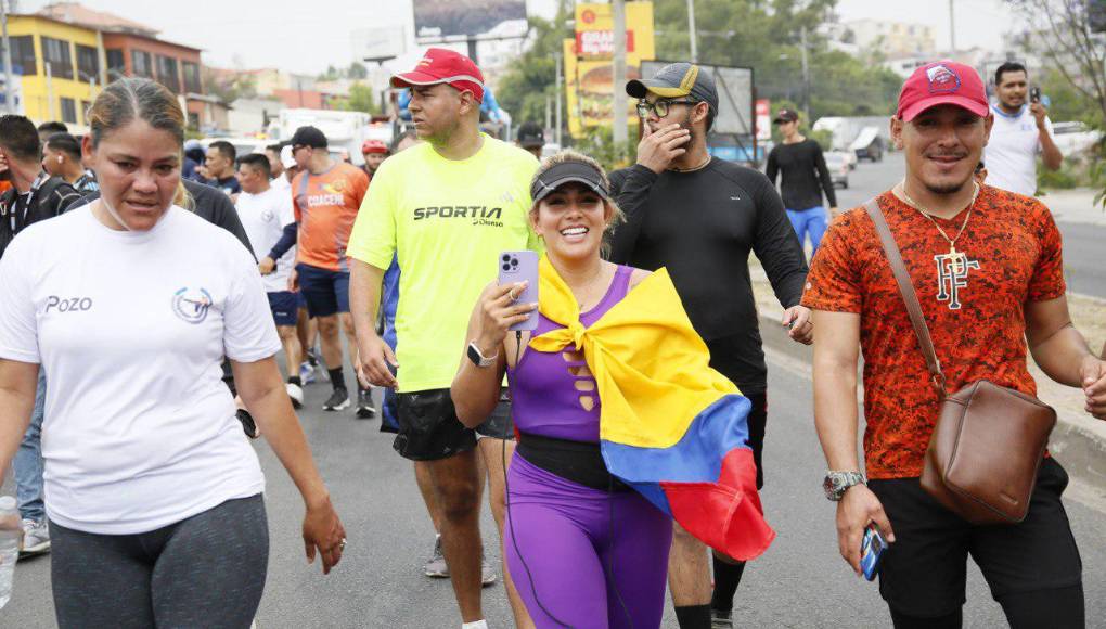 Shin Fujiyama recibe apoyo masivo de capitalinos