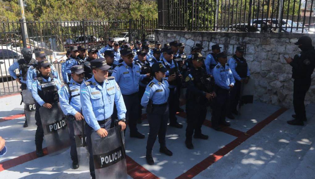 Policía Nacional llega a la CSJ tras anuncio de plantón del BOC por rotación ilegal