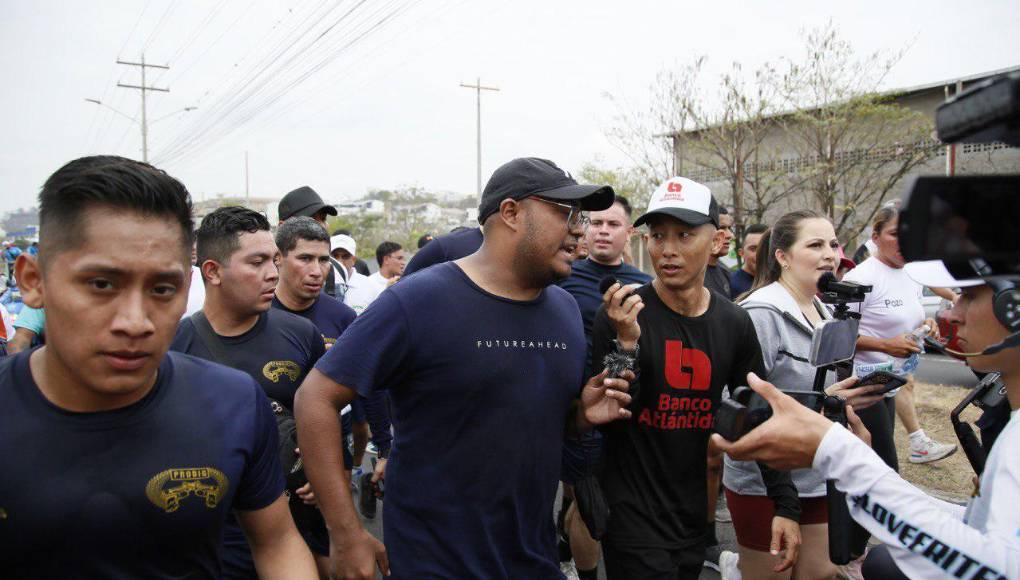 Shin Fujiyama recibe apoyo masivo de capitalinos