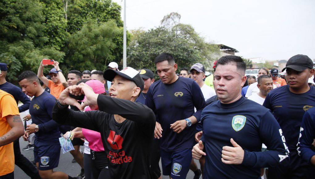 Shin Fujiyama recibe apoyo masivo de capitalinos